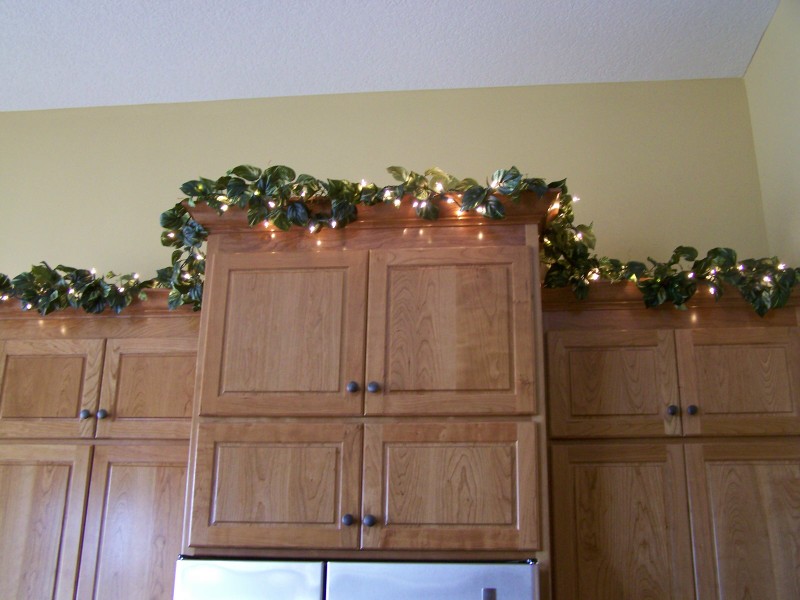Faux Ivy Mixed With White Light String